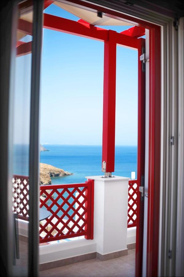 Aelia Apartments & Suites Livadi  エクステリア 写真