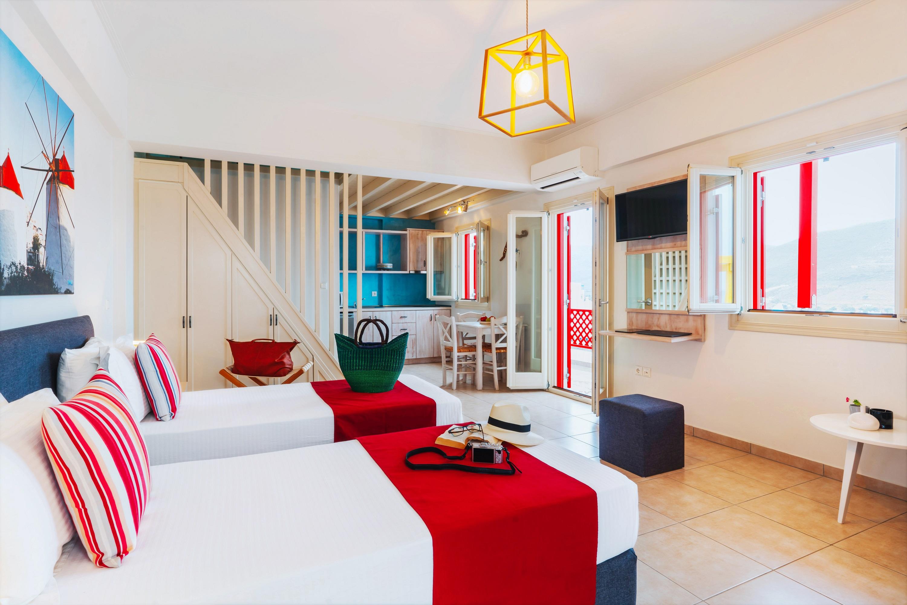 Aelia Apartments & Suites Livadi  エクステリア 写真