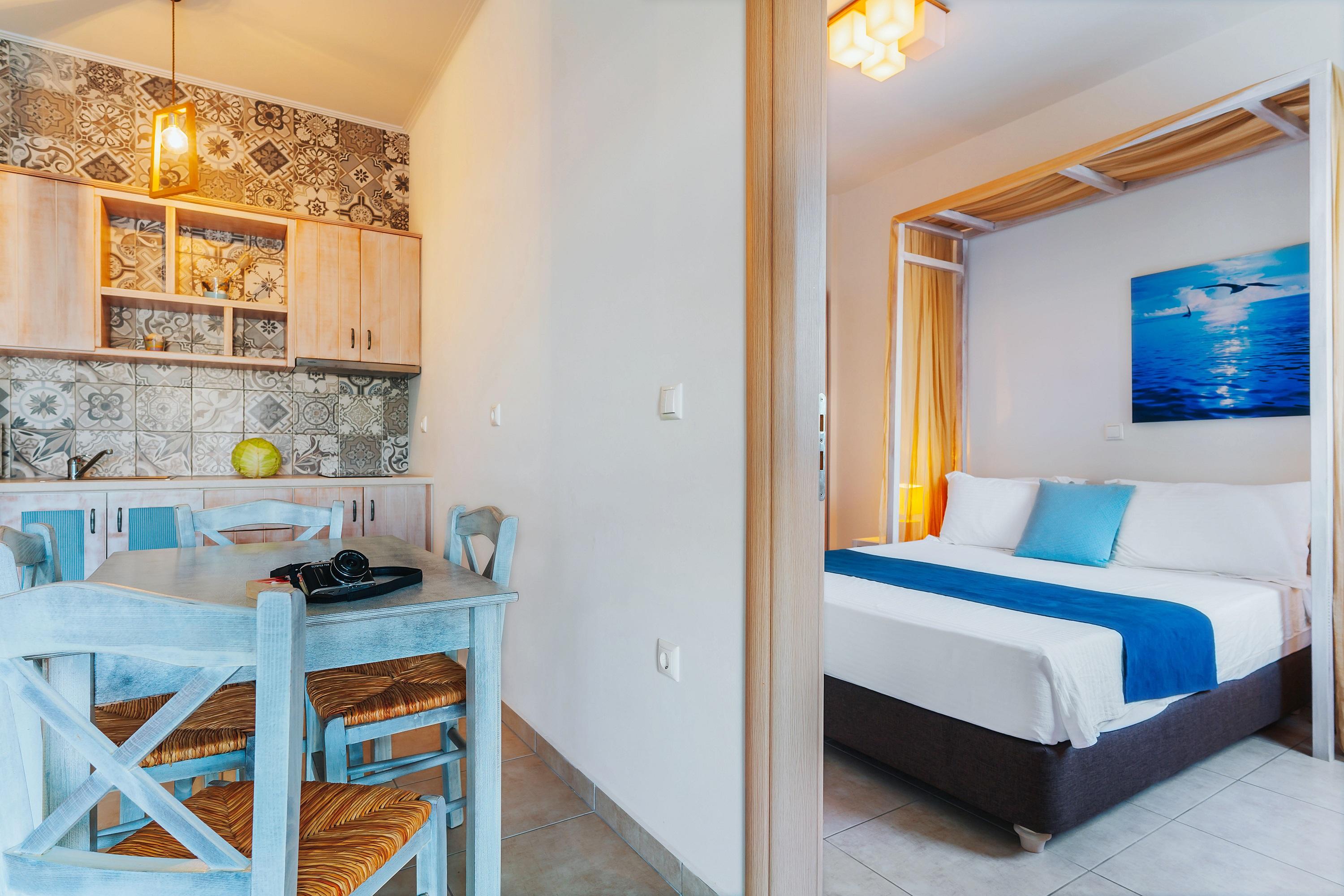 Aelia Apartments & Suites Livadi  エクステリア 写真